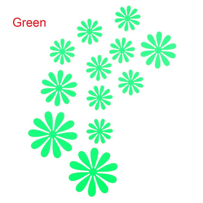 Green daisy flower wall decorations in assorted sizes